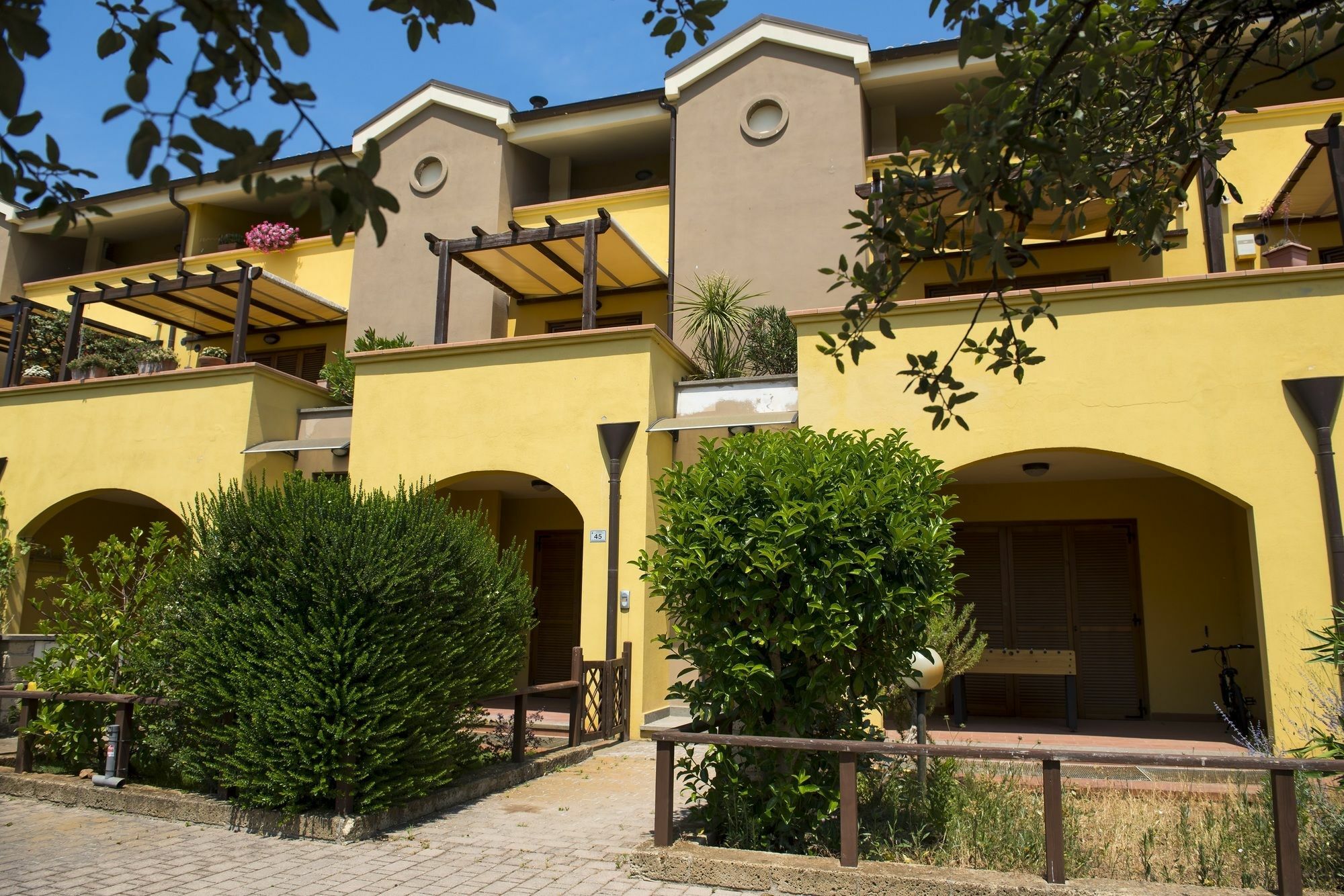 Appartamenti E Affittacamere Le Due Ruote Alberese Exterior foto